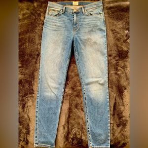 HUDSON SKINNY JEANS- NEVER WORN! SZ 29 women
